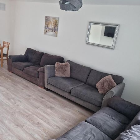 3 Bedroom House-Ellesmere Port Exterior photo